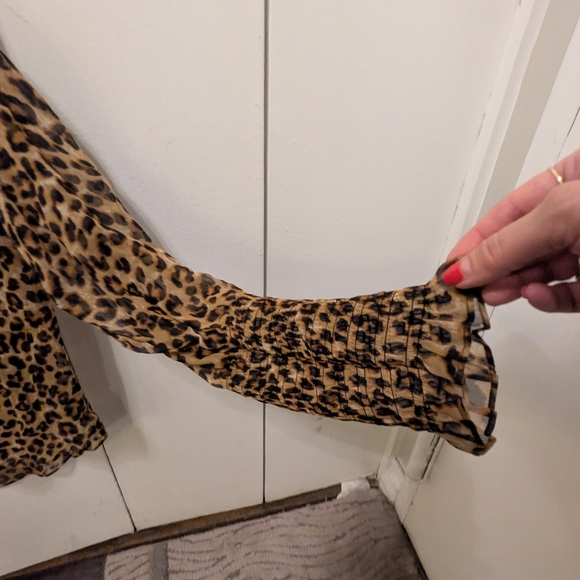 Veronica Beard Leopard Print Women's Top - Picture 4 of 7